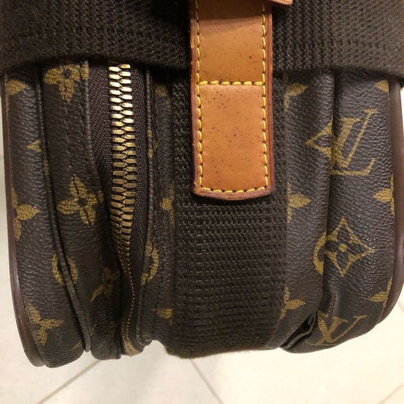 LV  VINTAGE 💯 AUTHENTIC!! - Picture 5 of 8